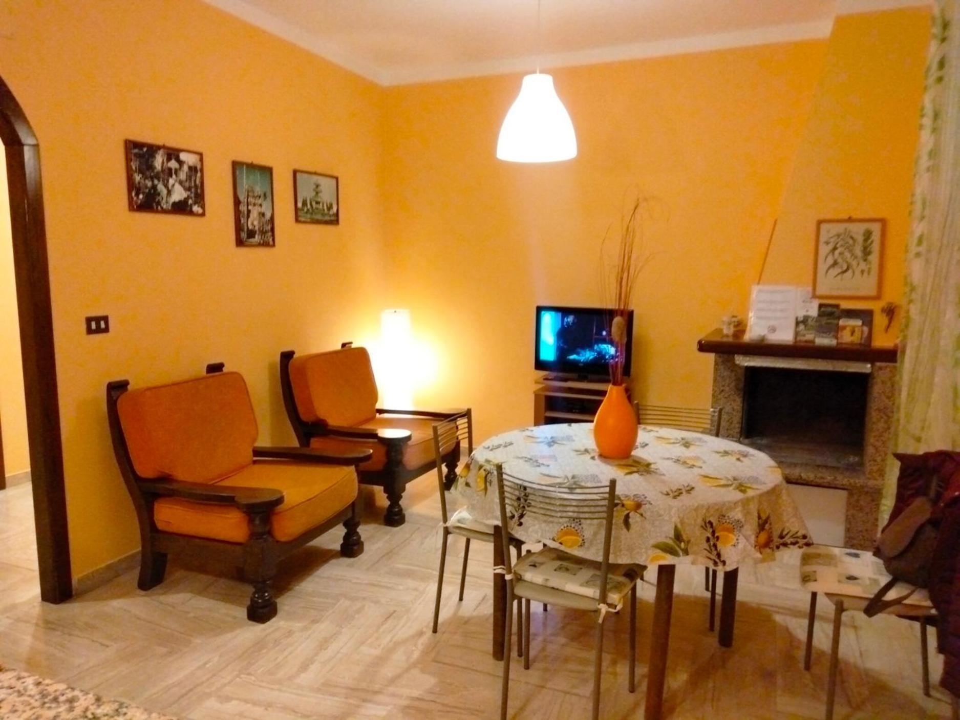 Appartamento Casa Di Anna Tolfa Esterno foto